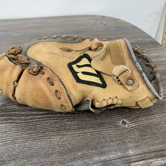 Mizuno MFR C022 Max Flex Professional Model Pro Scoop RHT Catcher's Glove Mitt - Picture 4 of 9